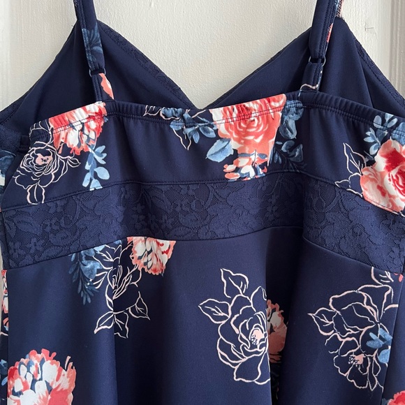 NWOT Torrid Navy Blue Floral Tank Top Size 0 - Picture 4 of 9
